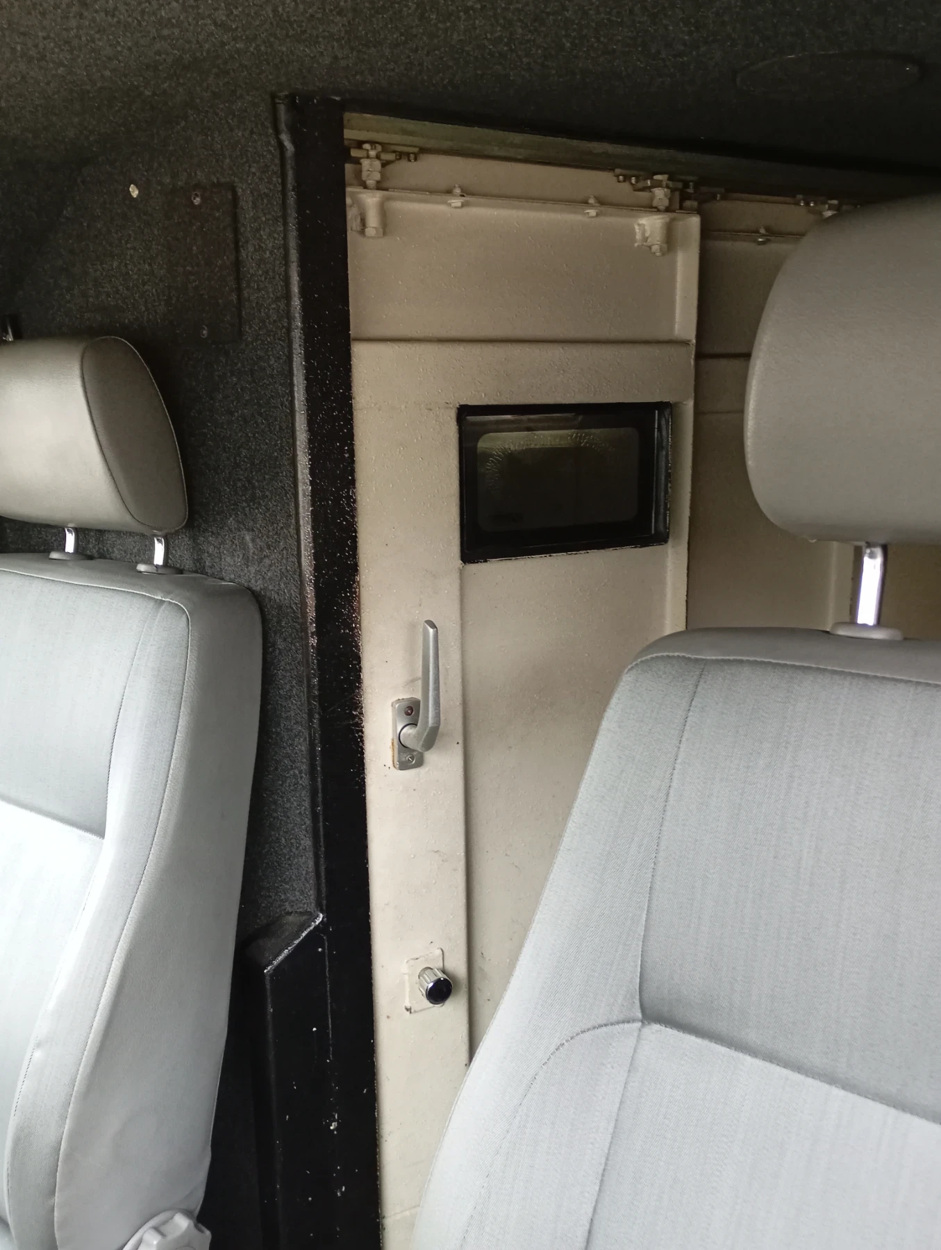 VW T5 Брониран  - изображение 10