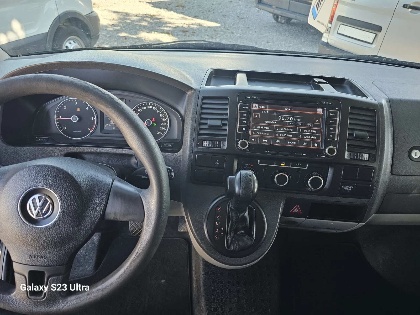 VW Transporter 2.0TDi/140ks/АВТОМАТ, снимка 8 - Бусове и автобуси - 54933034