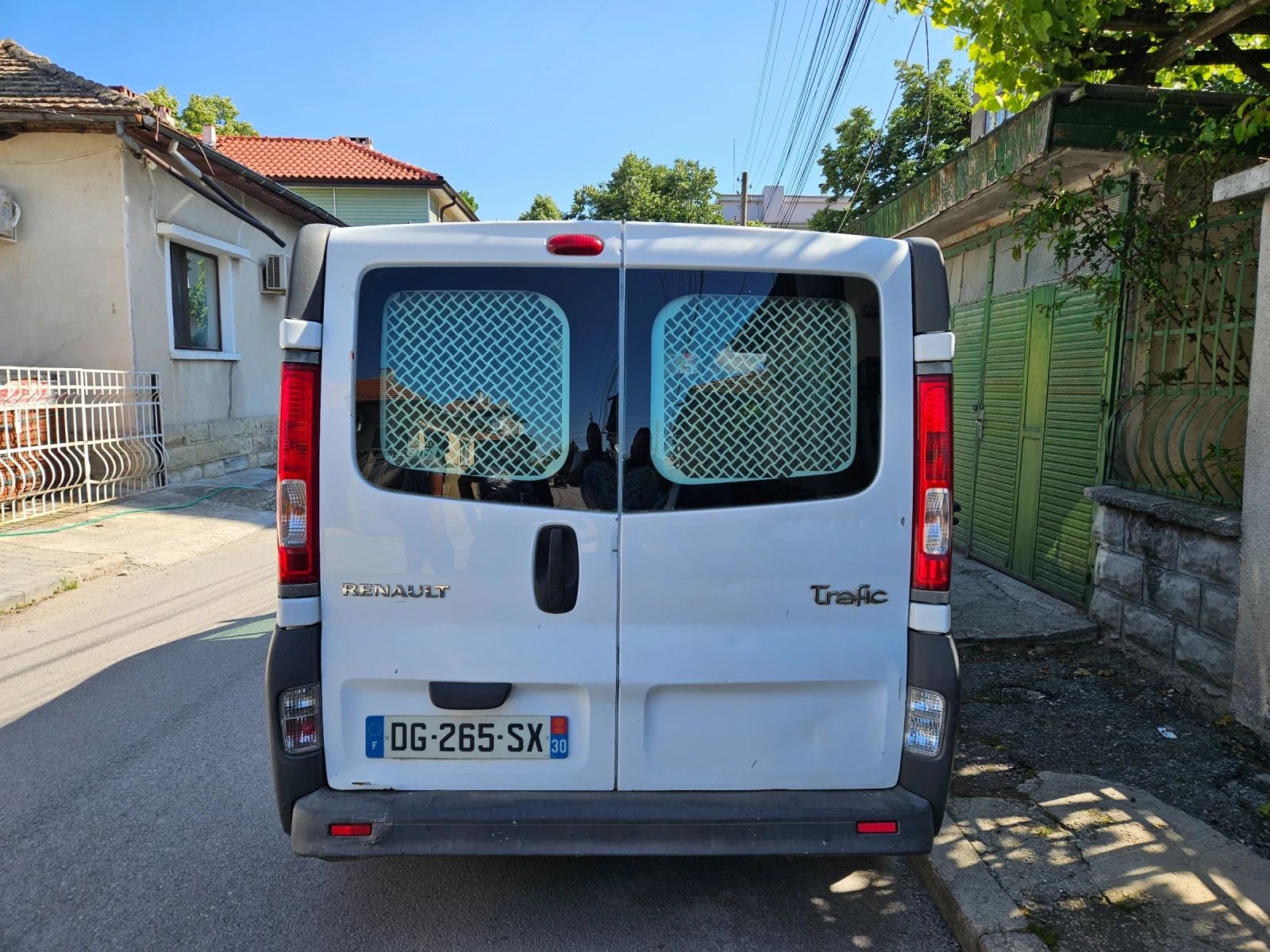 Renault Trafic 2.0 Dci 90, снимка 5 - Бусове и автобуси - 54973846
