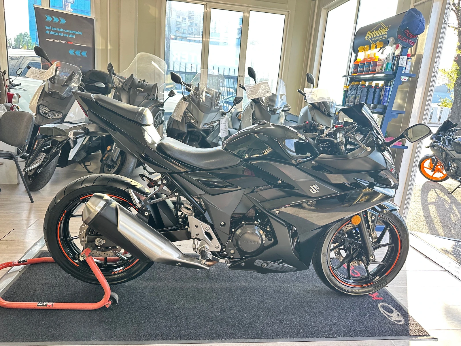 Suzuki Gsxr 250i ABS 05.2021г., снимка 16 - Мотоциклети и мототехника - 56316327