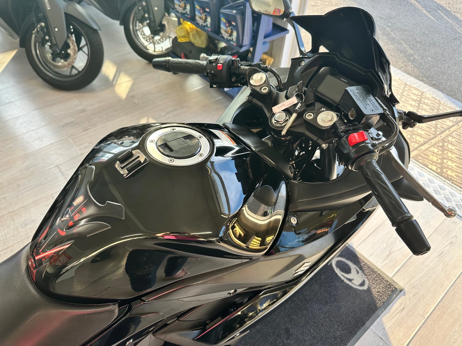 Suzuki Gsxr 250i ABS 05.2021г., снимка 13 - Мотоциклети и мототехника - 56316327