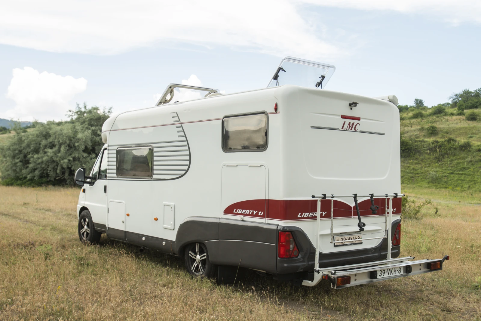Кемпер LMC LIBERTY 6650 TI, снимка 2 - Каравани и кемпери - 55682425