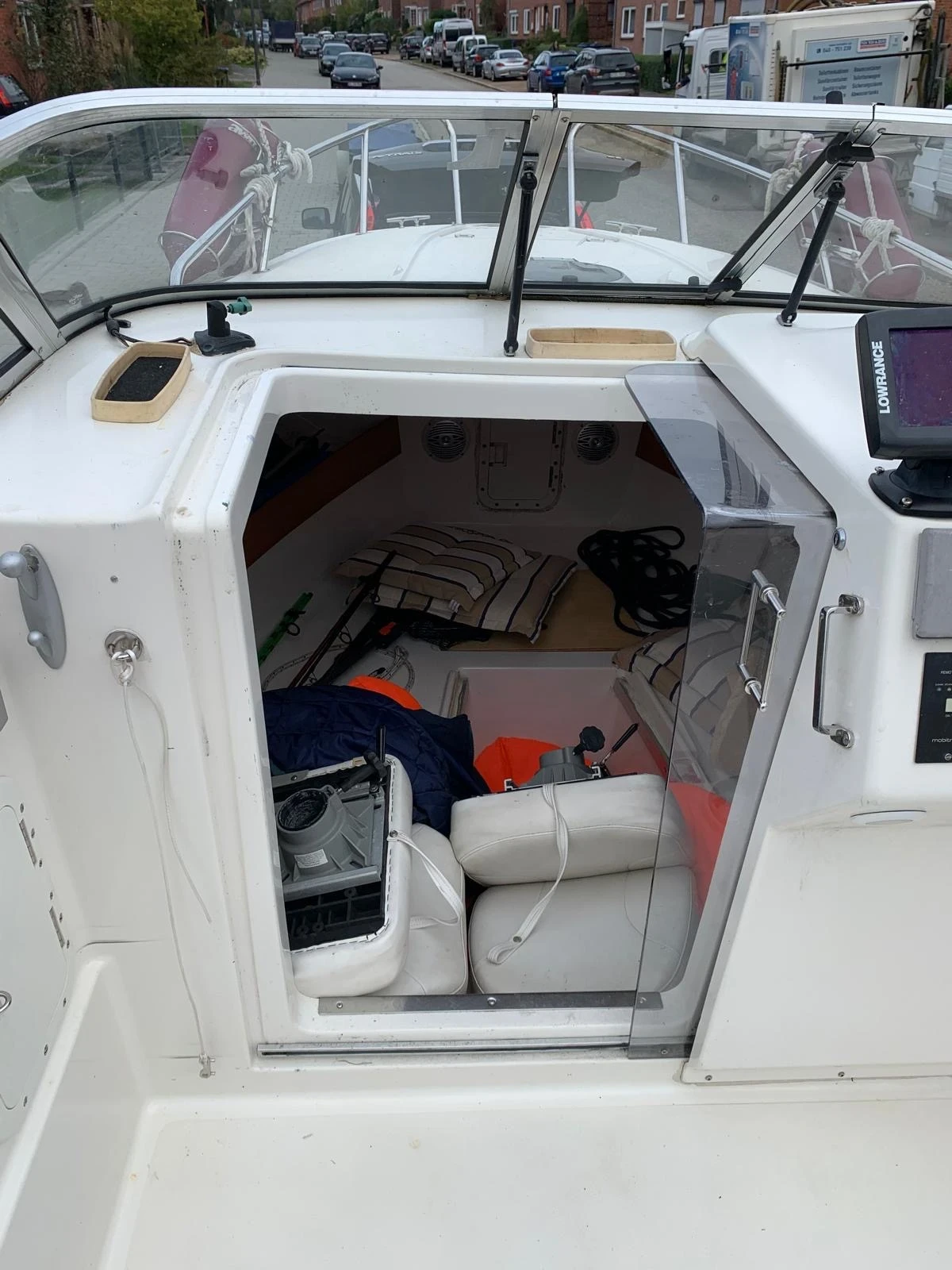 Моторна яхта Quicksilver 620 Flamingo - изображение 3