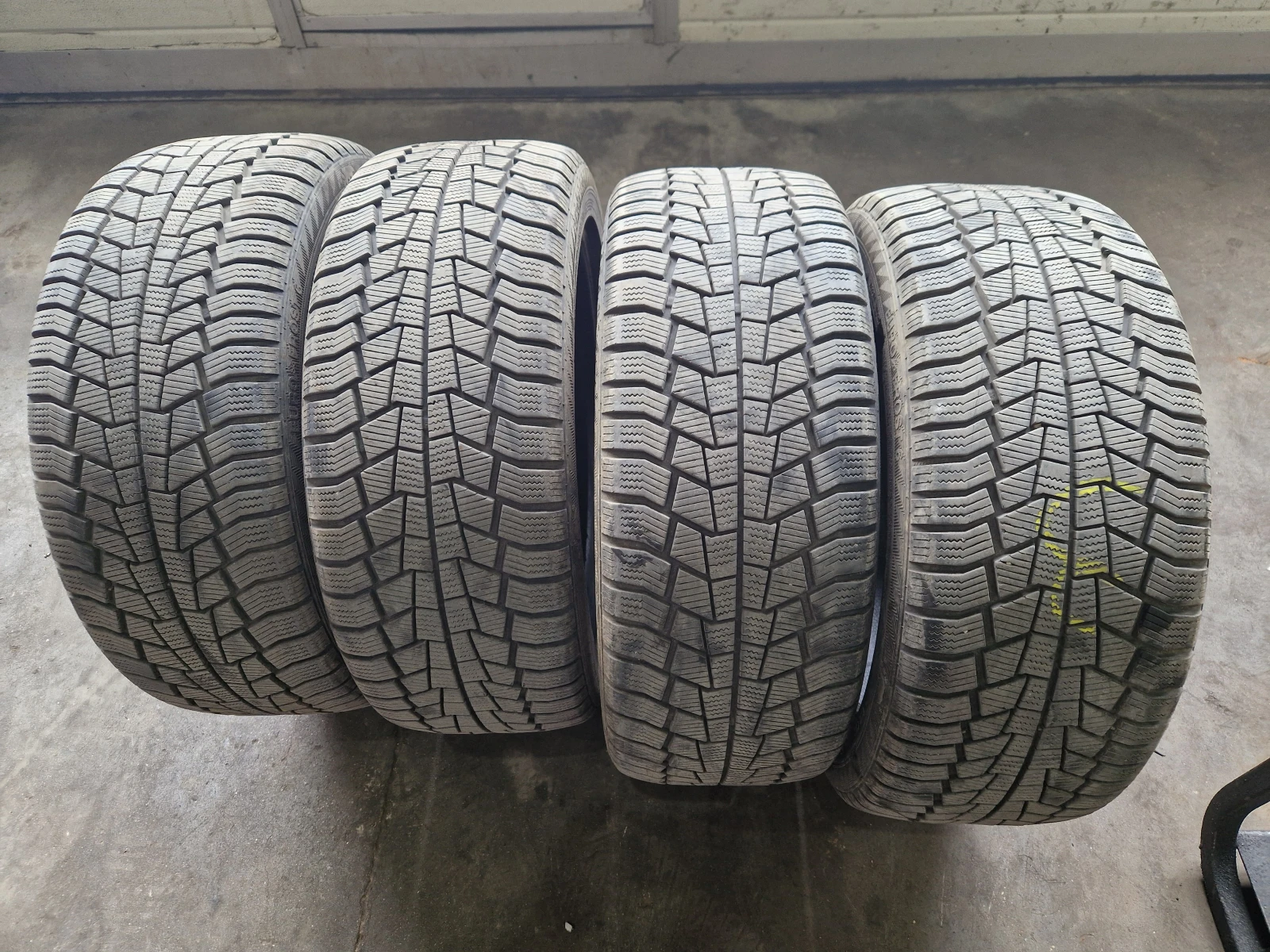 Гуми Зимни 225/45R17