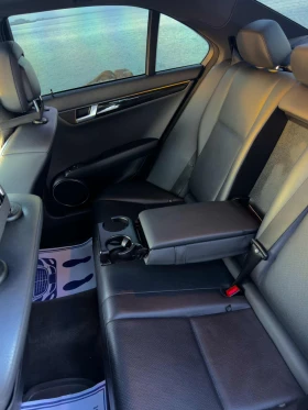 Mercedes-Benz C 300 AMG   РЕАЛНИ км   Harman Kardon   LED   Шибедах, снимка 15
