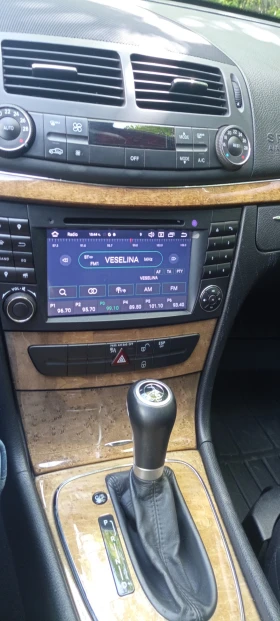 Mercedes-Benz E 320, снимка 11