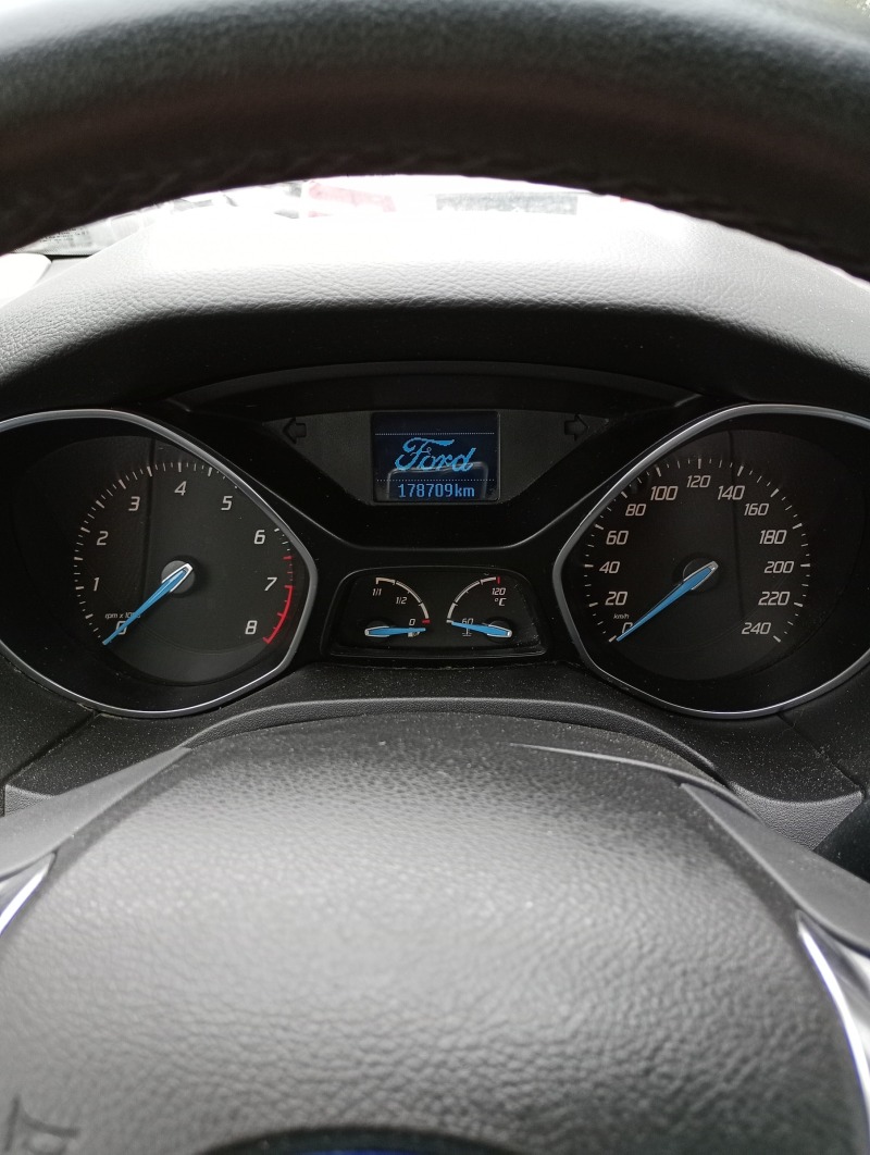 Ford Focus 1.6i 16V GAZ Unikat, снимка 8 - Автомобили и джипове - 46239716