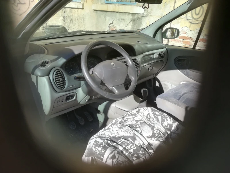 Renault Scenic, снимка 4 - Автомобили и джипове - 47961465