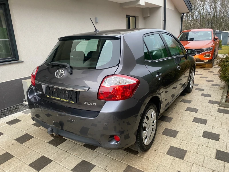 Toyota Auris 1, 6 Бензин, снимка 5 - Автомобили и джипове - 49337124