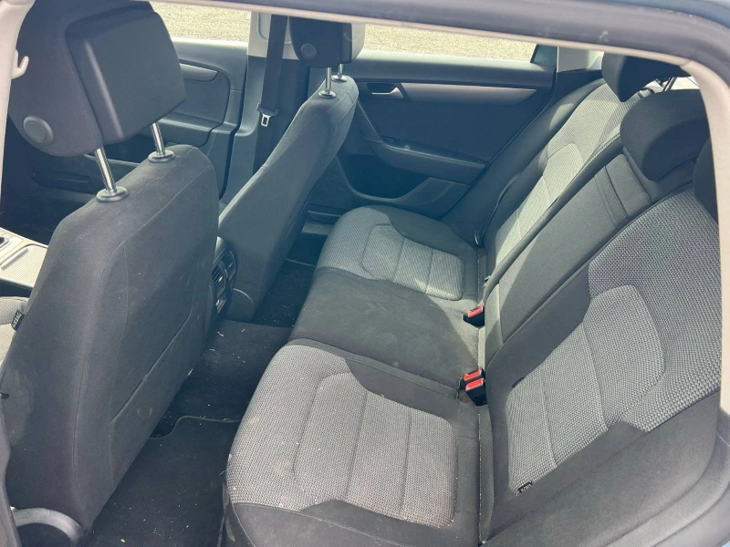 VW Passat 1, 4турбо, снимка 11 - Автомобили и джипове - 52424106