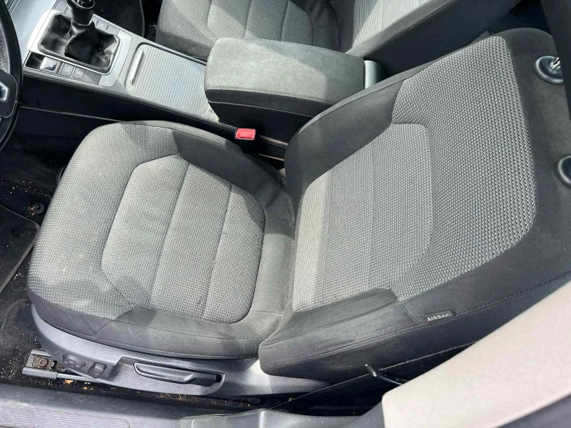 VW Passat 1, 4турбо, снимка 10 - Автомобили и джипове - 52424106