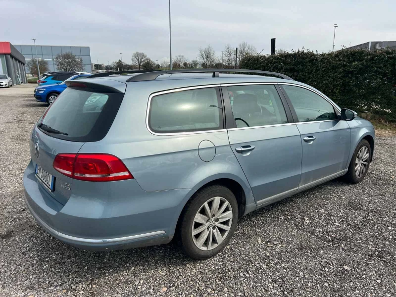 VW Passat 1, 4турбо, снимка 5 - Автомобили и джипове - 52424106