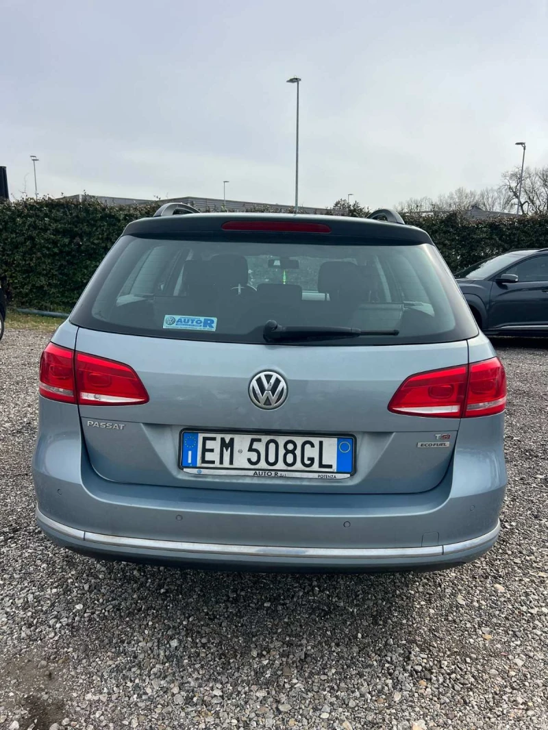 VW Passat 1, 4турбо, снимка 8 - Автомобили и джипове - 52424106