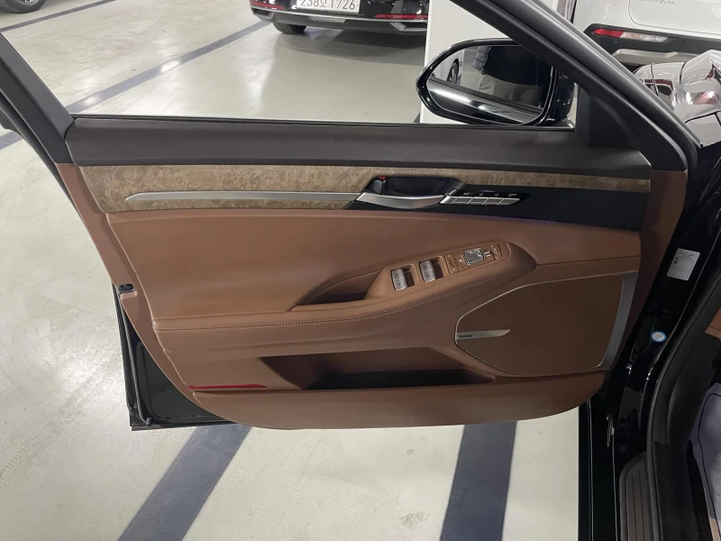 Genesis G90 3.8 AWD, снимка 7 - Автомобили и джипове - 52474553