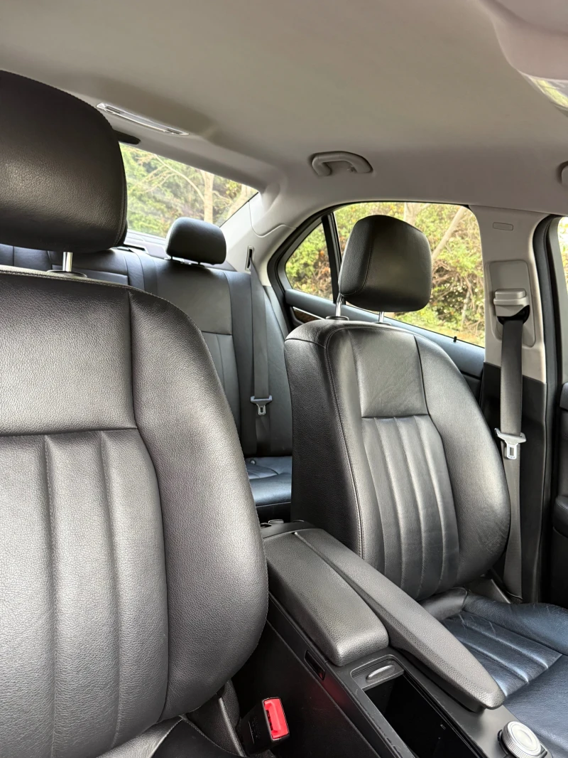 Mercedes-Benz C 300 V6, снимка 10 - Автомобили и джипове - 52486139