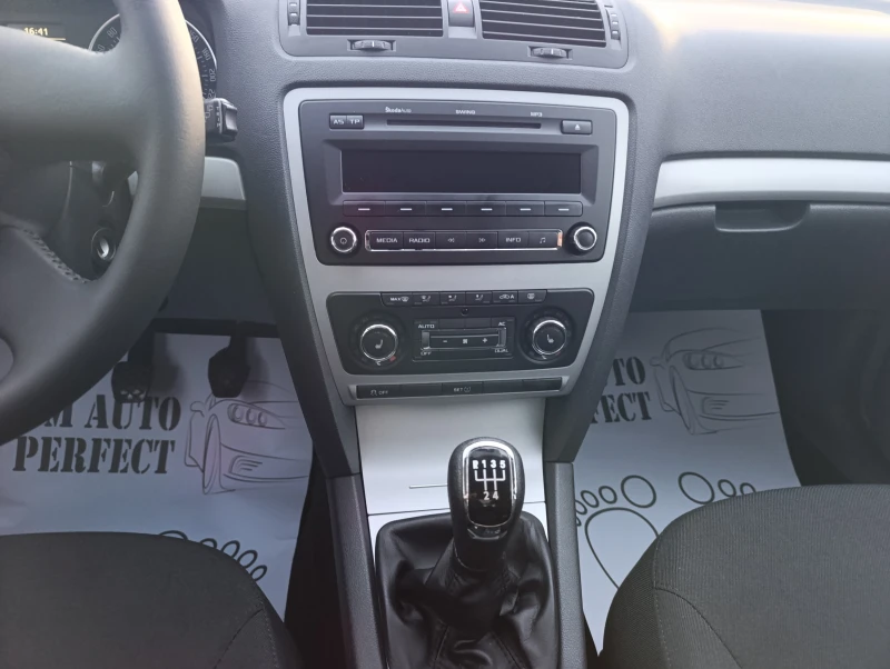 Skoda Octavia 1.6-TDi, снимка 13 - Автомобили и джипове - 52532341