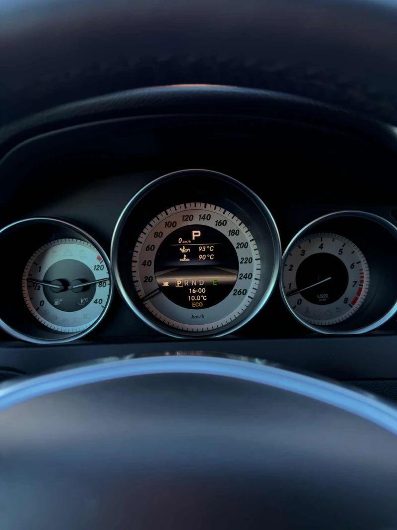 Mercedes-Benz C 300 AMG   РЕАЛНИ км   Harman Kardon   LED   Шибедах, снимка 13 - Автомобили и джипове - 52948360
