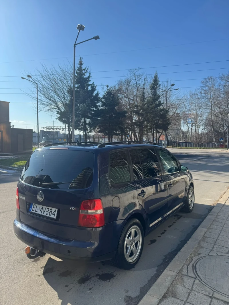 VW Touran, снимка 5 - Автомобили и джипове - 53220103