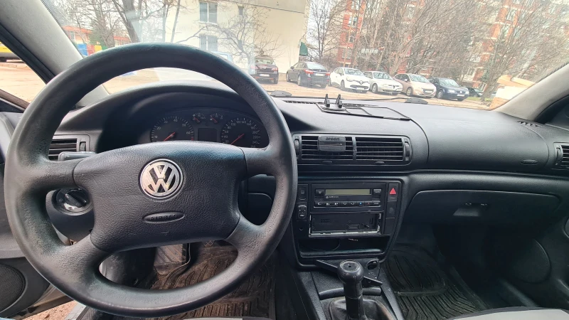 VW Passat, снимка 2 - Автомобили и джипове - 53596082