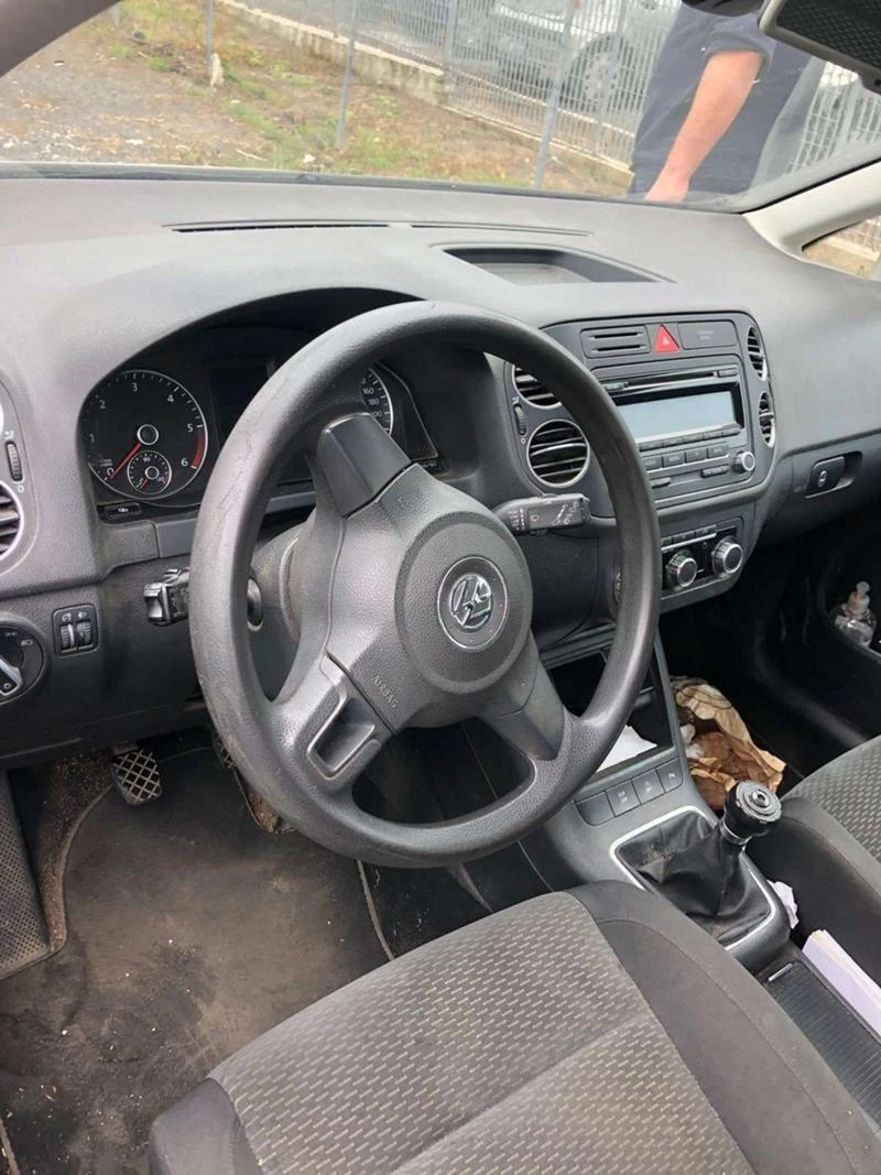 VW Golf Plus 1.6TDI    GAY, снимка 2 - Автомобили и джипове - 42072337