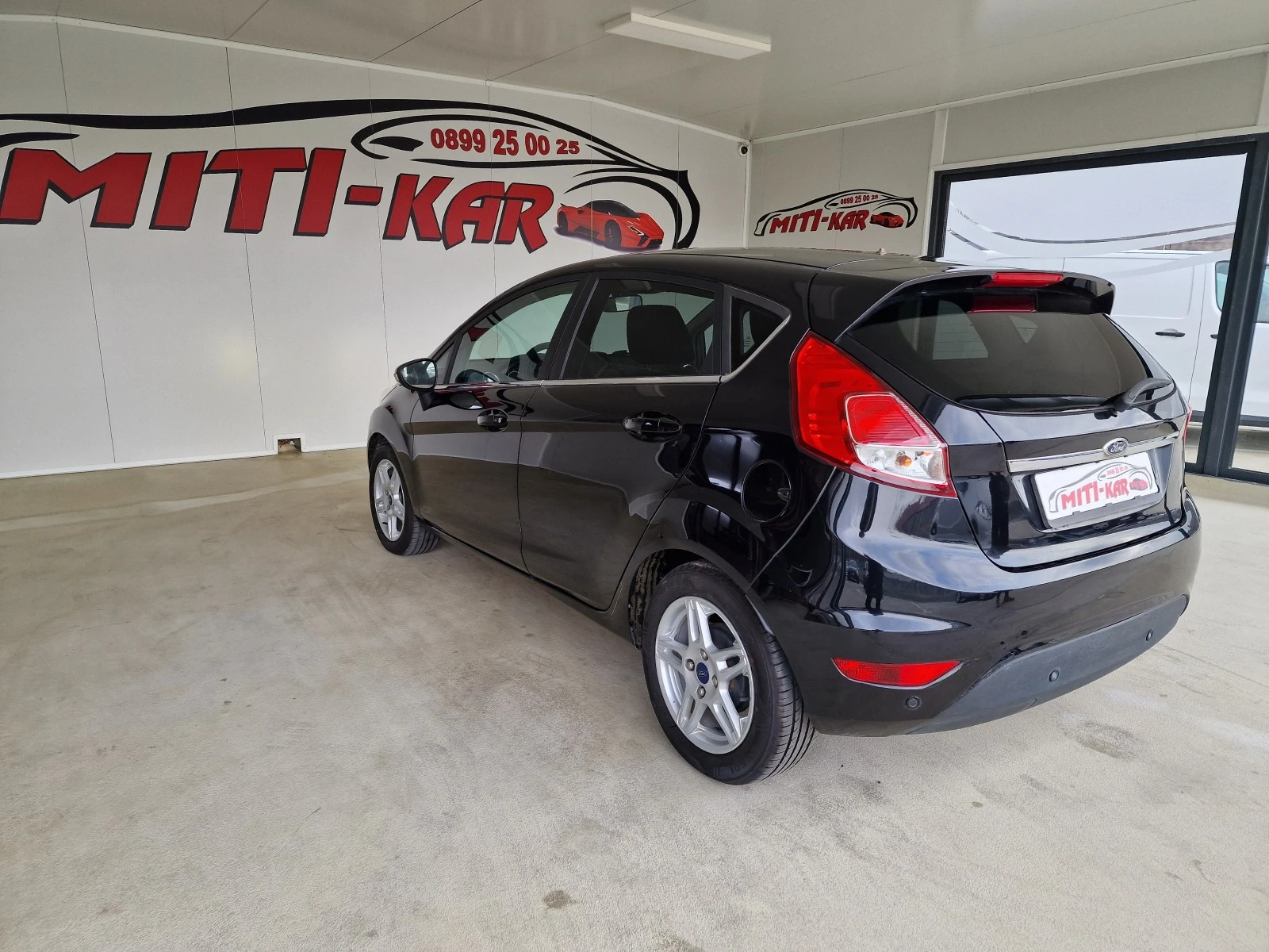 Ford Fiesta 1.5 75кс  NAVI - изображение 5