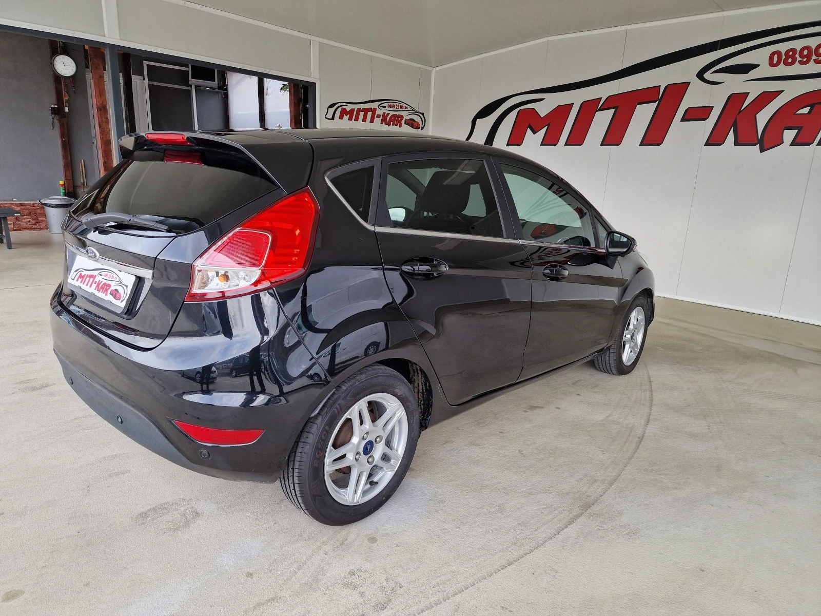 Ford Fiesta 1.5 75кс  NAVI - изображение 6