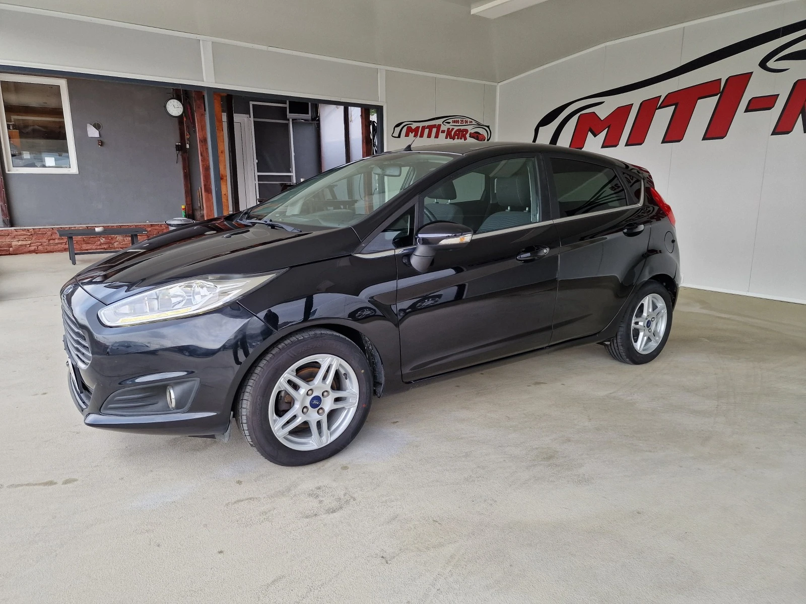 Ford Fiesta 1.5 75кс  NAVI - изображение 3