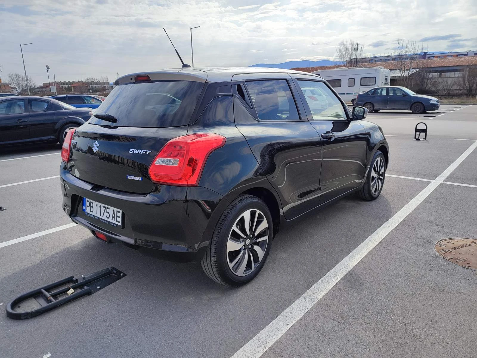 Suzuki Swift GLX Hybrid - изображение 4