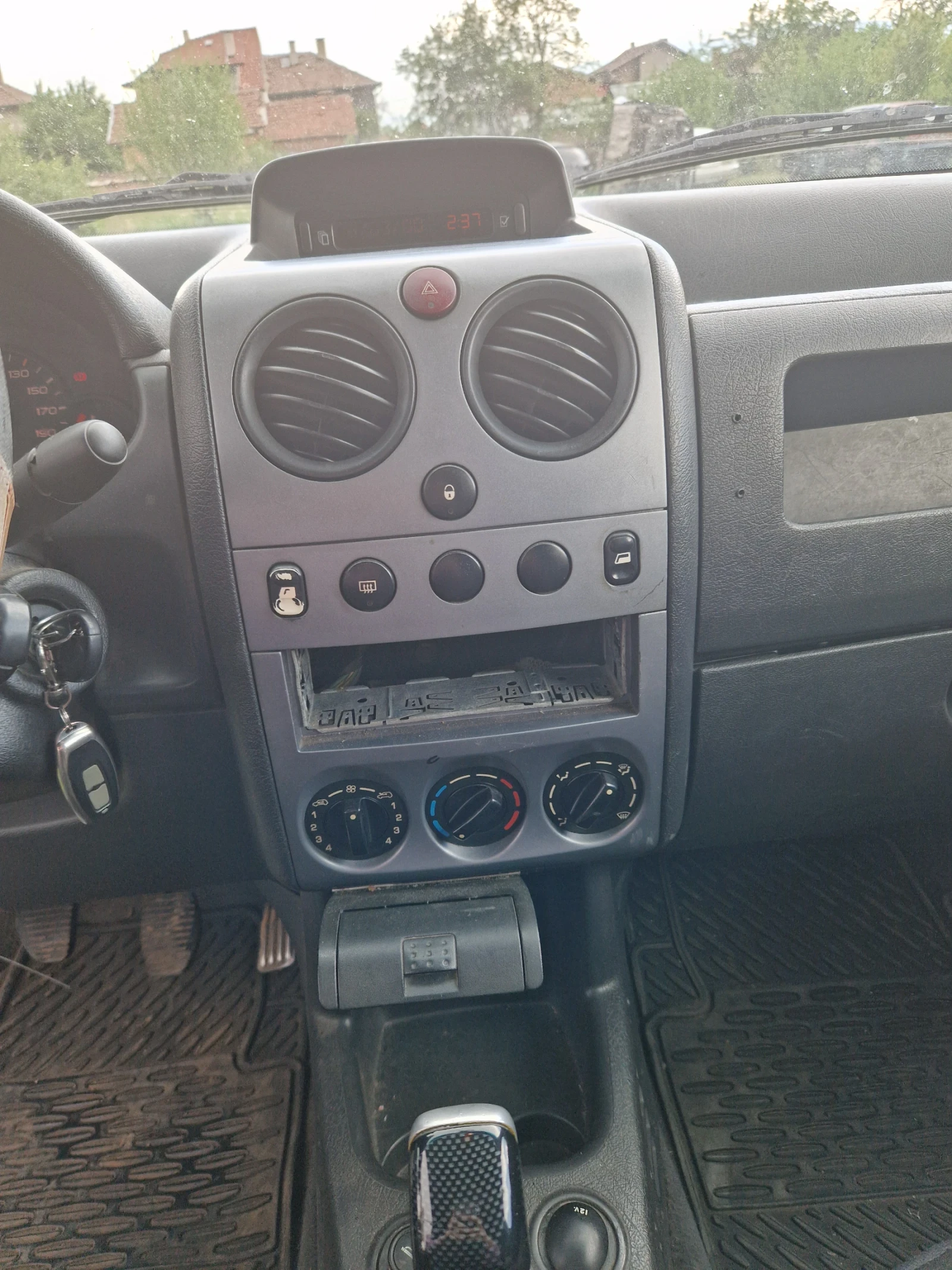 Peugeot Partner 2.0 HDi - изображение 10