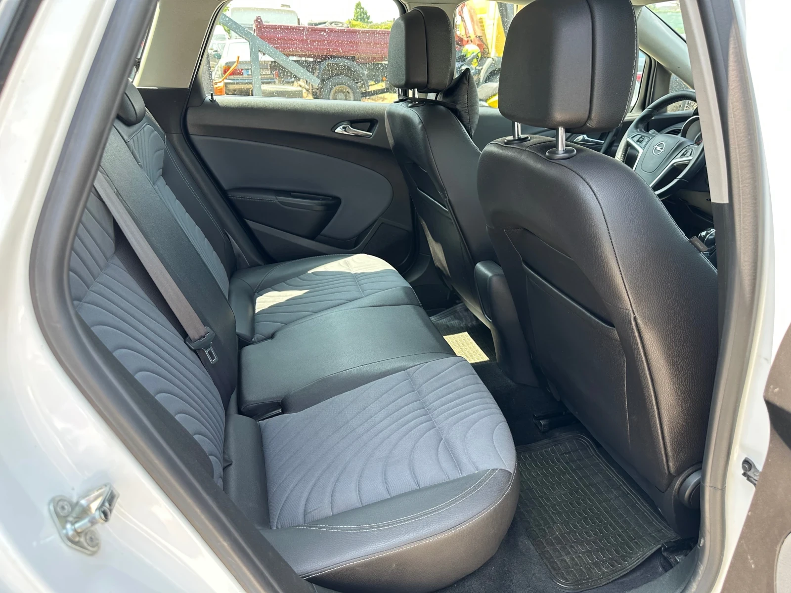 Opel Astra 1.6d ecoFLEX start&stop - изображение 9