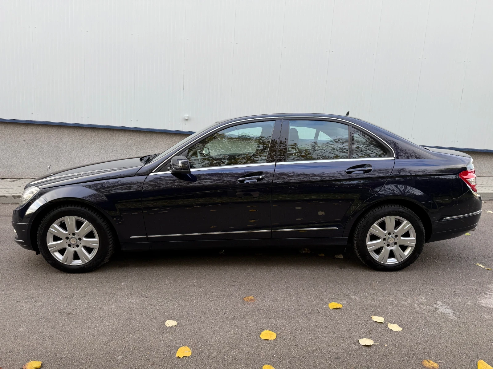 Mercedes-Benz C 300 V6 - изображение 6