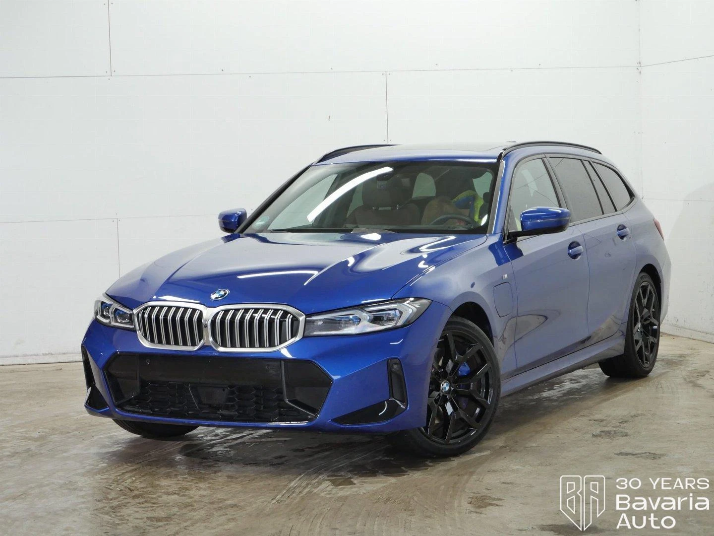 BMW 330 e xDrive Touring M Sport Paket Sportautomatic | Mobile.bg   1