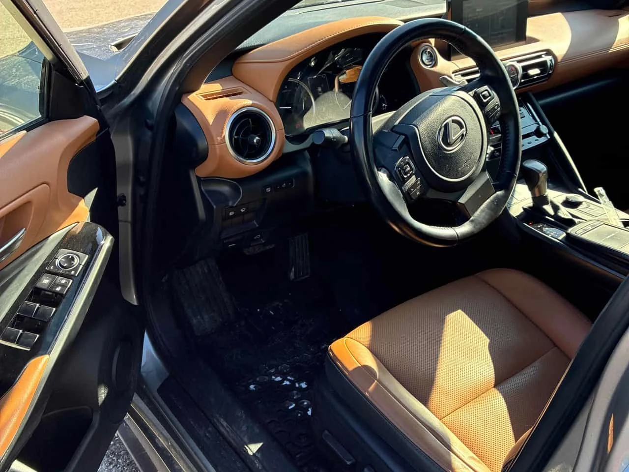 Lexus IS 300 * ПРЕДСТАВИТЕЛСТВО * КАМЕРА * ОБДУХВАНЕ * ПОДГРЕВИ, снимка 5 - Автомобили и джипове - 54141546