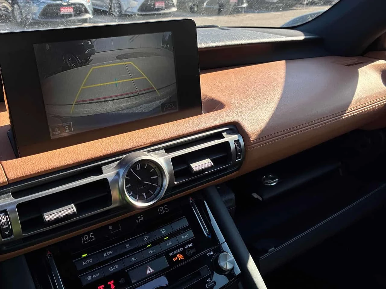 Lexus IS 300 * ПРЕДСТАВИТЕЛСТВО * КАМЕРА * ОБДУХВАНЕ * ПОДГРЕВИ, снимка 16 - Автомобили и джипове - 54141546