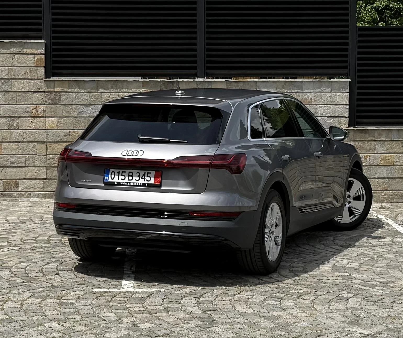 Audi E-Tron 50 Quattro , снимка 5 - Автомобили и джипове - 54363335
