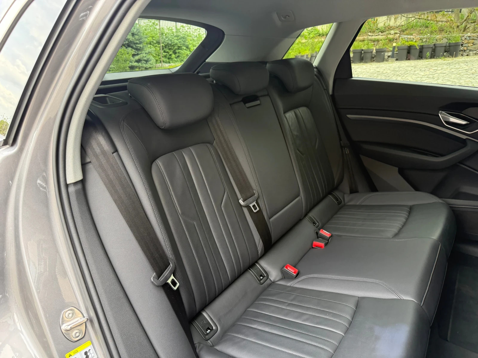 Audi E-Tron 50 Quattro , снимка 15 - Автомобили и джипове - 54363335