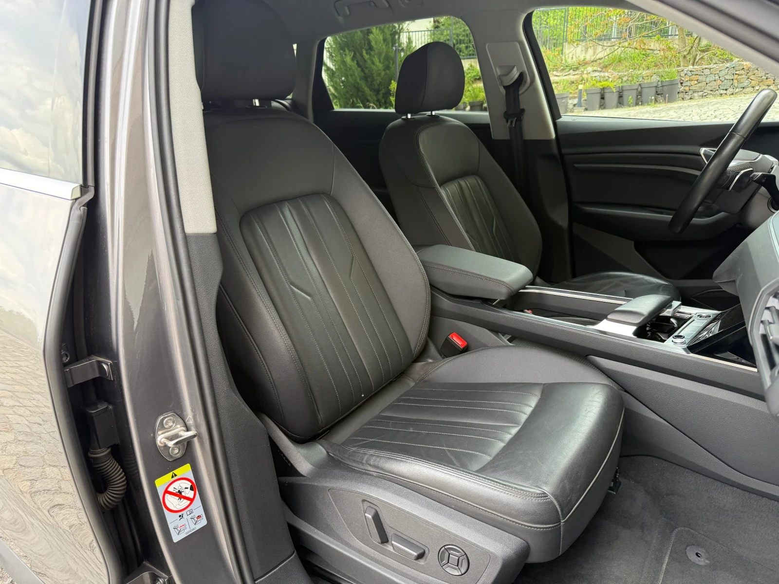 Audi E-Tron 50 Quattro , снимка 12 - Автомобили и джипове - 54363335