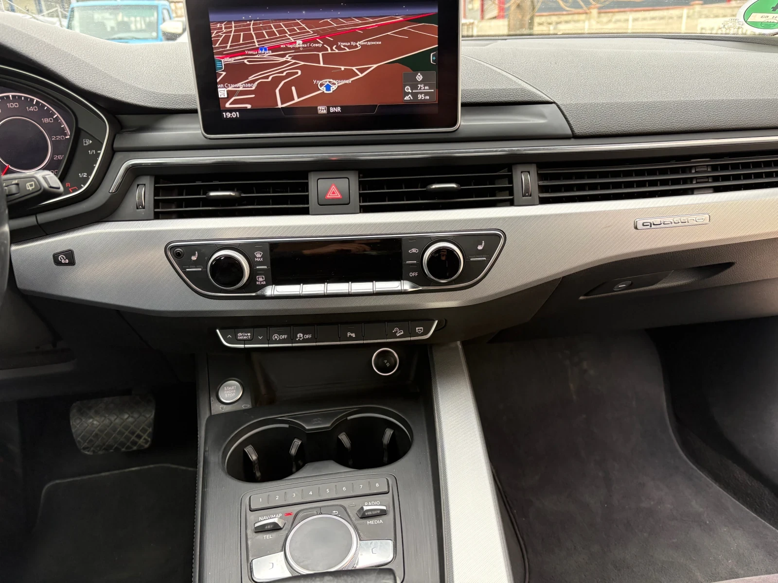 Audi A4 Allroad 3.0 TDI Quattro, снимка 11 - Автомобили и джипове - 54376832
