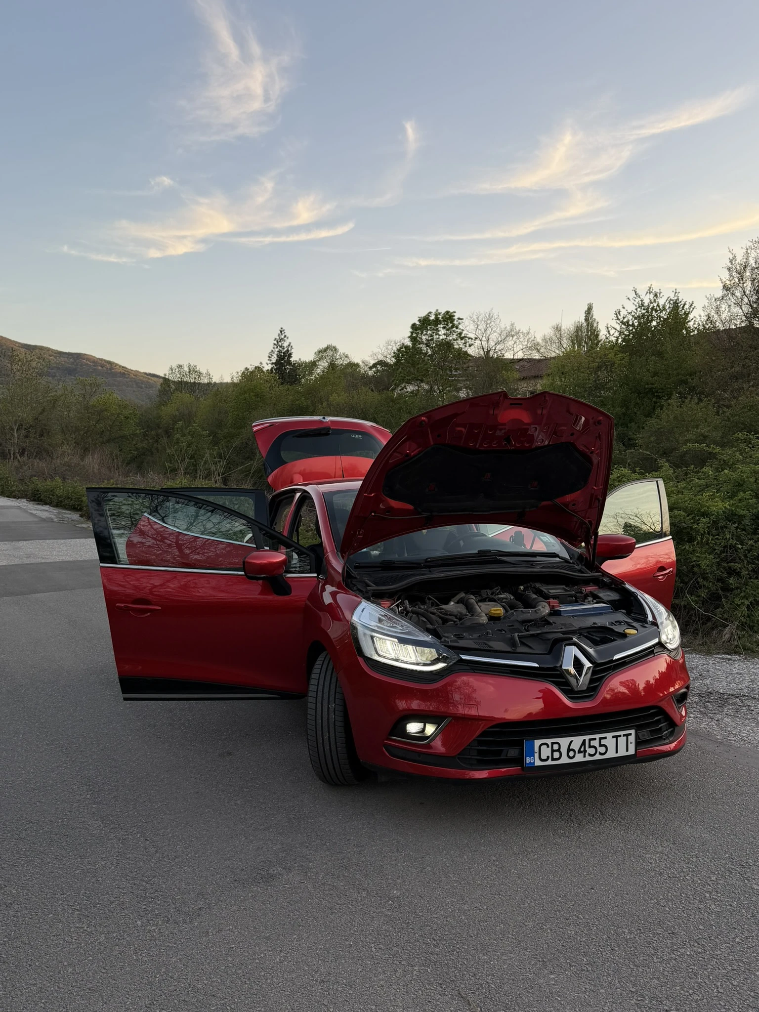 Renault Clio, снимка 7 - Автомобили и джипове - 54416495