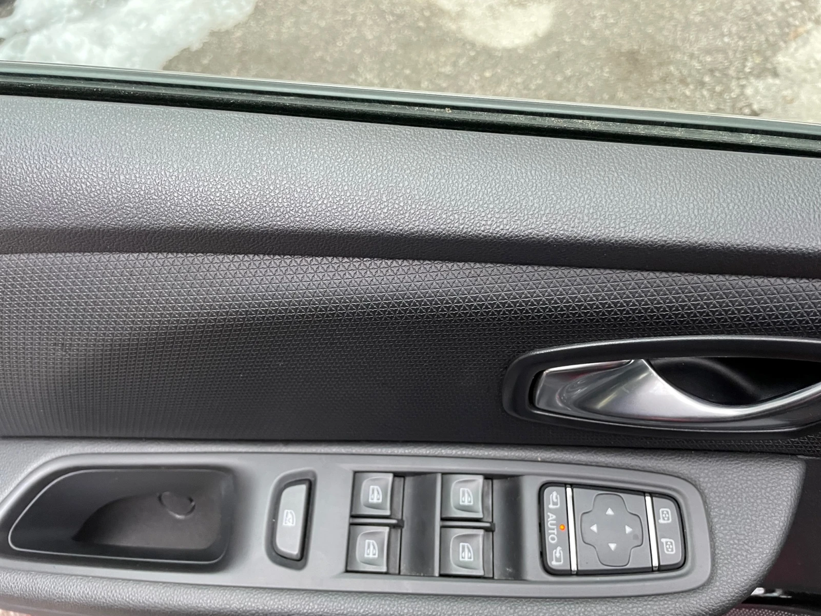 Renault Clio, снимка 6 - Автомобили и джипове - 54416495