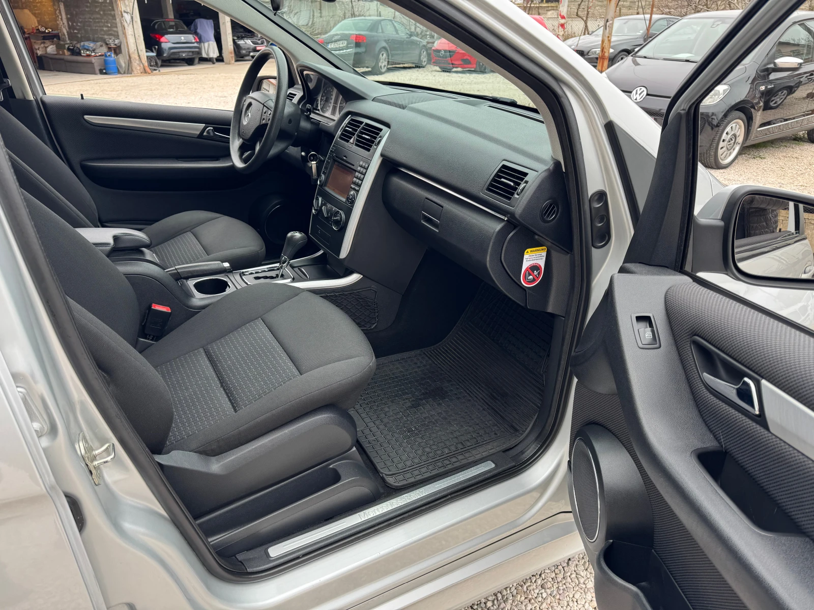 Mercedes-Benz B 180 АВТОМАТИК, снимка 17 - Автомобили и джипове - 54738566