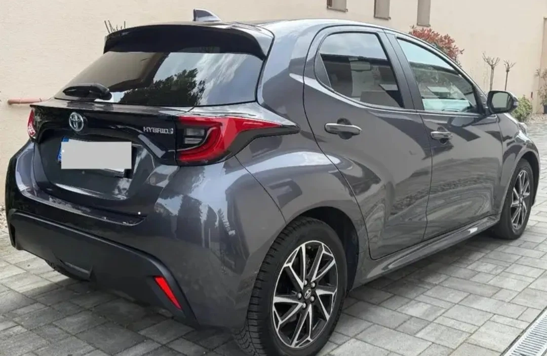Toyota Yaris 1.5 Hybrid, снимка 3 - Автомобили и джипове - 55148644