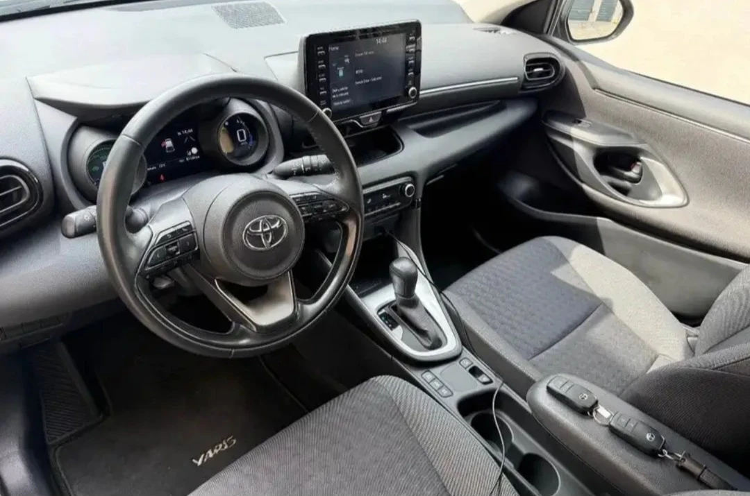 Toyota Yaris 1.5 Hybrid, снимка 6 - Автомобили и джипове - 55148644