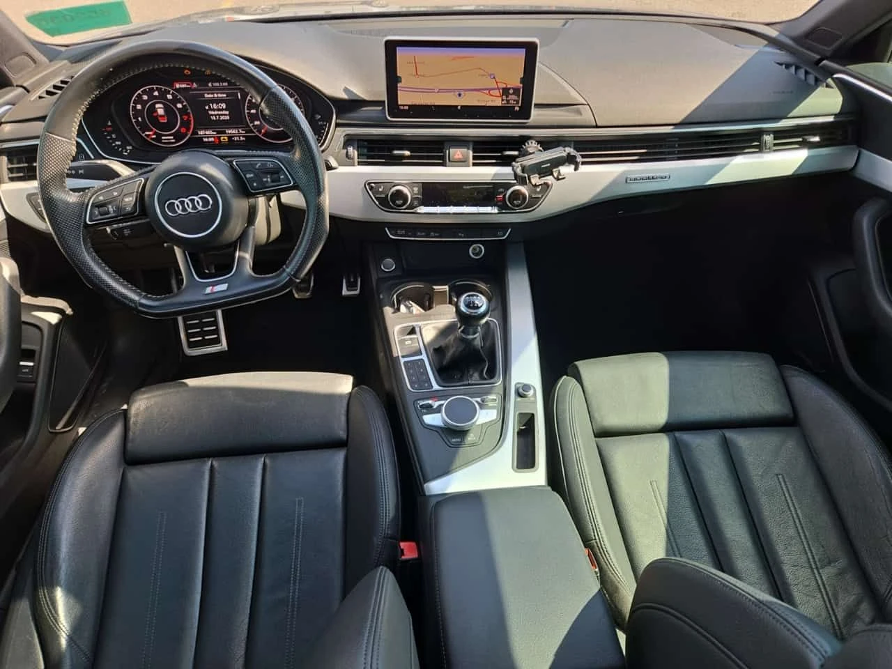 Audi A4 S LINE/TECHNIK/CARFAX/ПОДГРЕВ/ШИБЕДАХ/ПАМЕТ, снимка 10 - Автомобили и джипове - 55305208