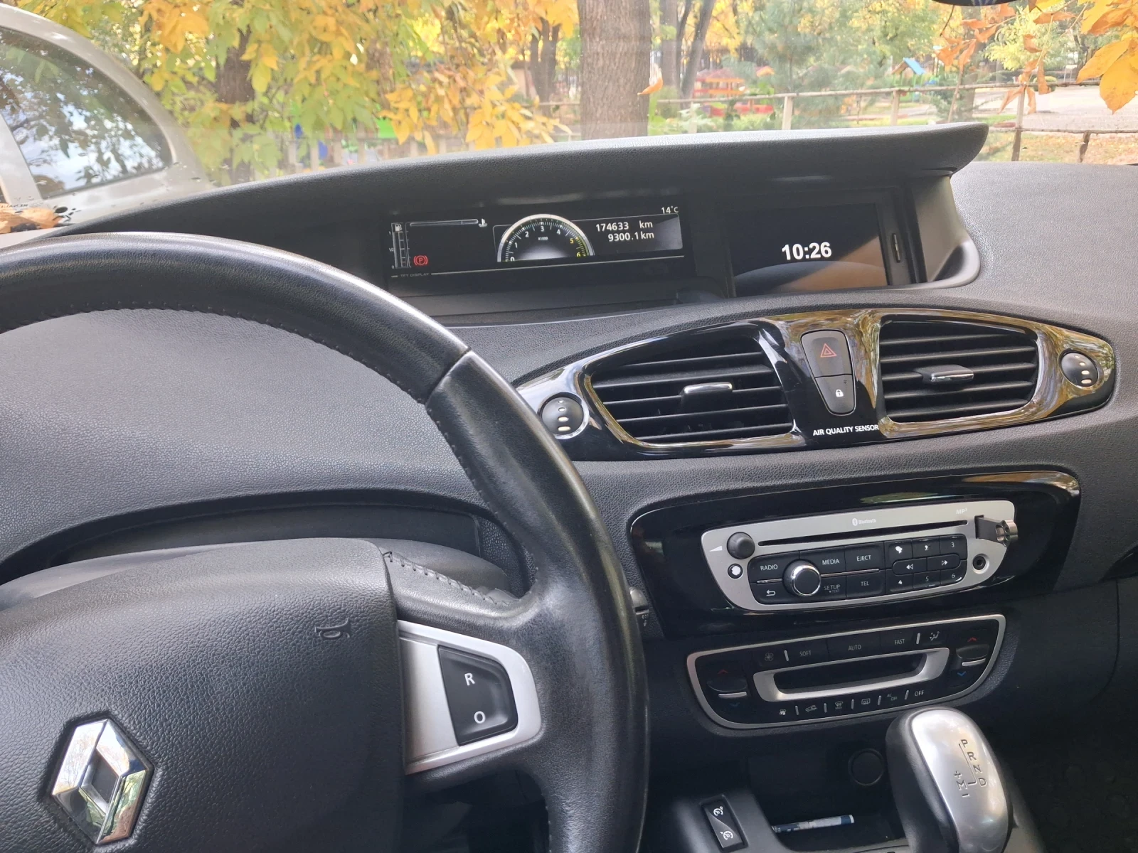 Renault Scenic 1.5 dci, снимка 5 - Автомобили и джипове - 56593499