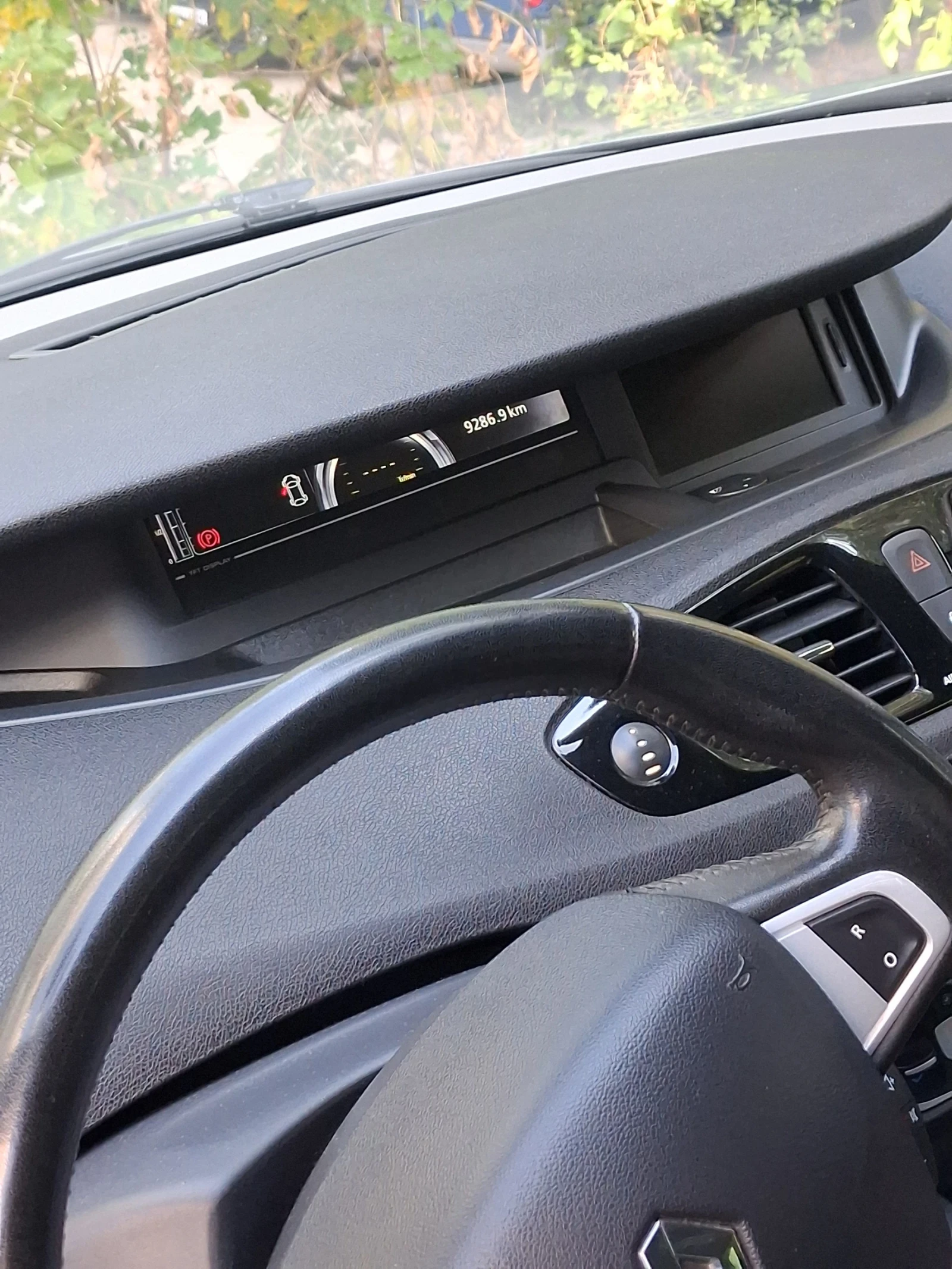 Renault Scenic 1.5 dci, снимка 2 - Автомобили и джипове - 56593499