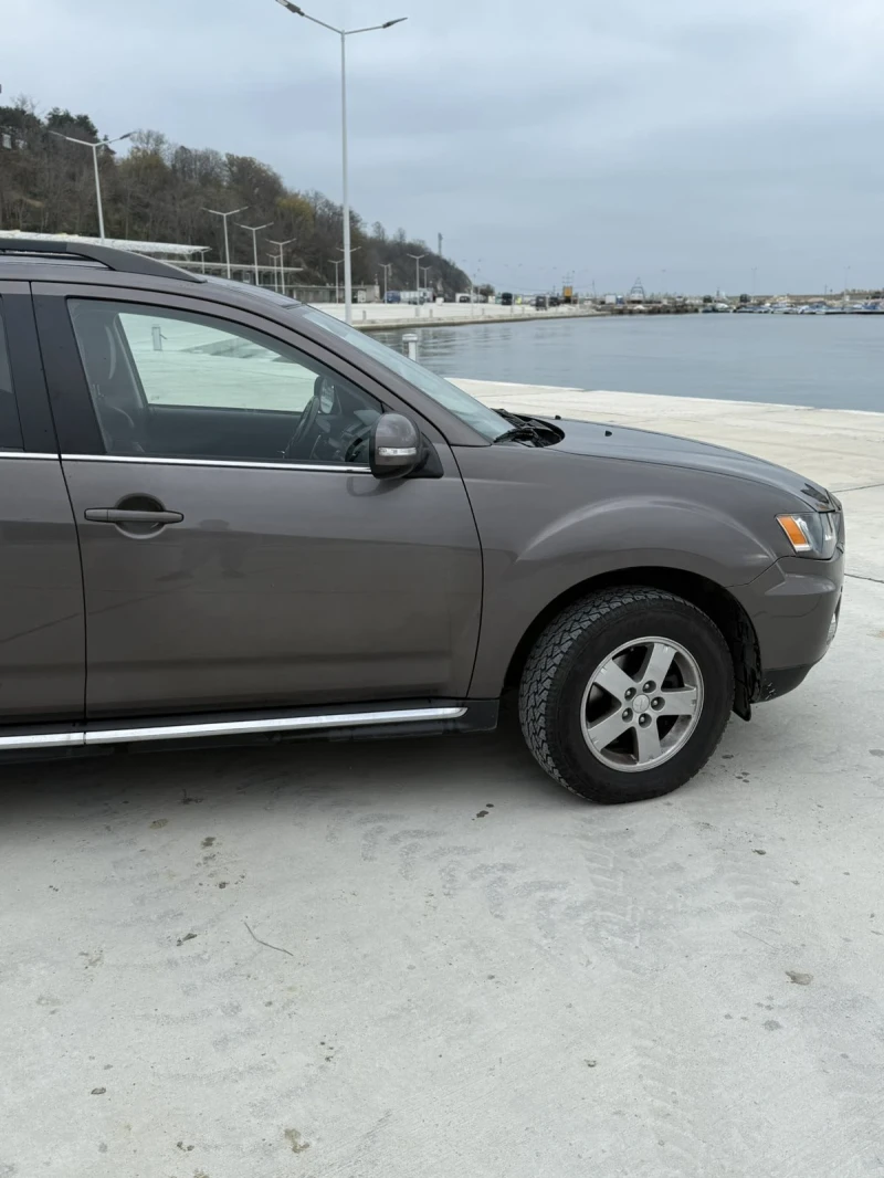 Mitsubishi Outlander, снимка 5 - Автомобили и джипове - 52743157