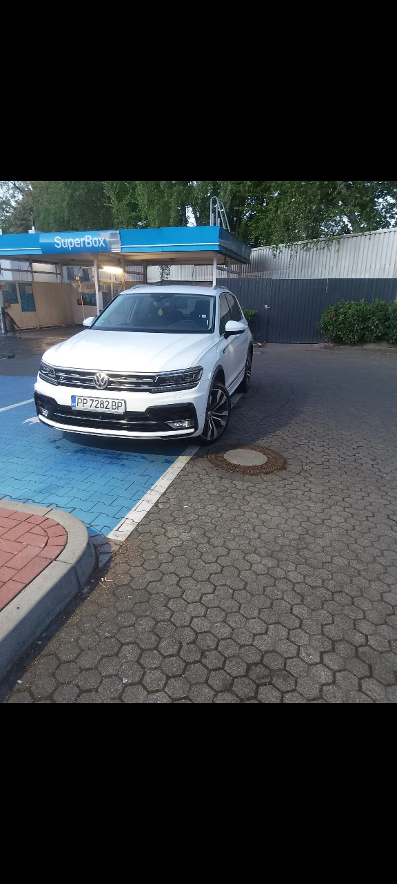 VW Tiguan 2.0 tdi R LINE  - изображение 6