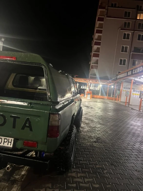Toyota Hilux 2500 - изображение 5
