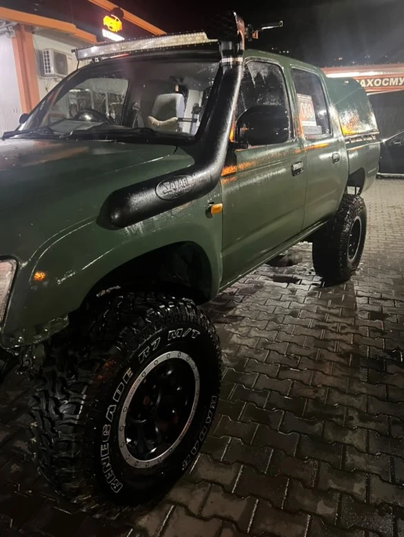 Toyota Hilux 2500 - изображение 8
